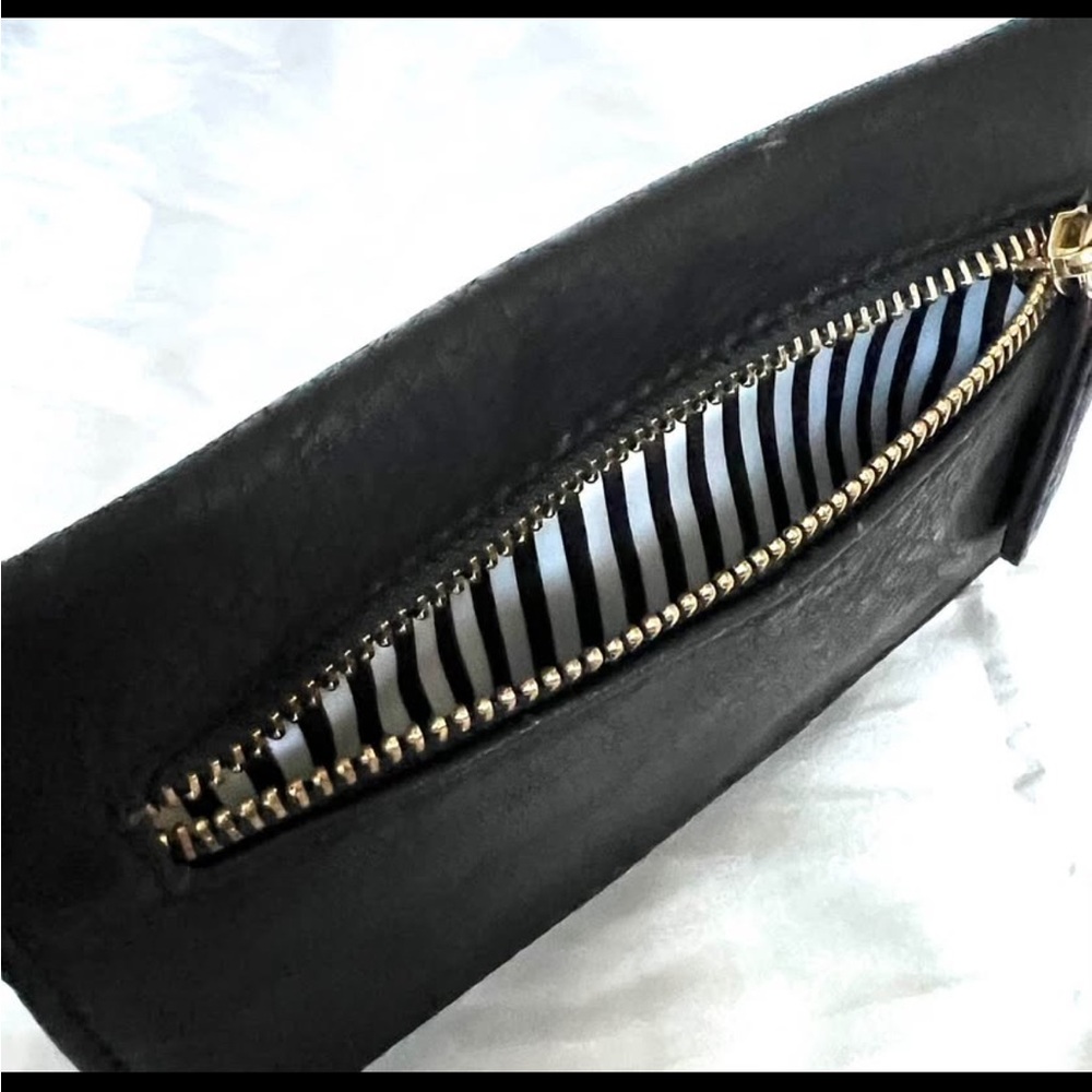 WRISTLET in Black with Tan Strap and Striped Fabric Interior NWOT - Picture 4 of 5
